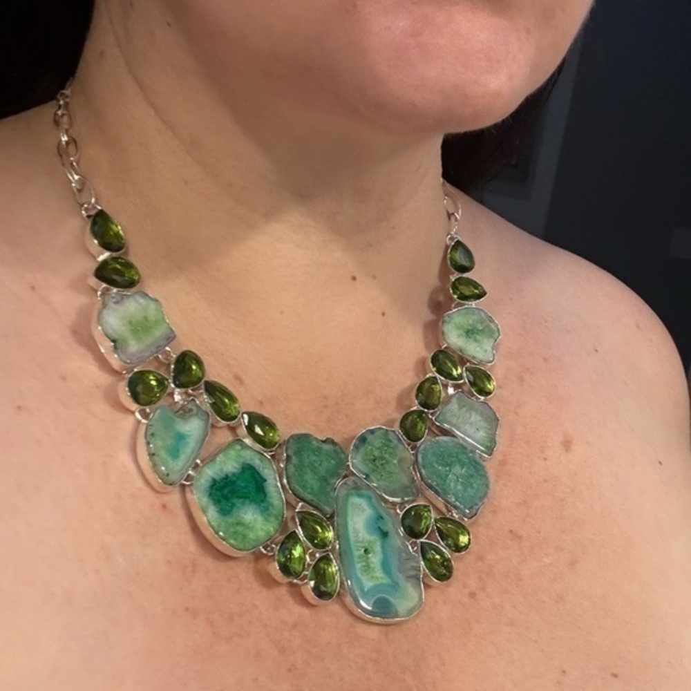 Exceptional Peruvian Agate and Peridot necklace